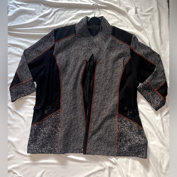 Black & White Jacket - Picture 1 of 6